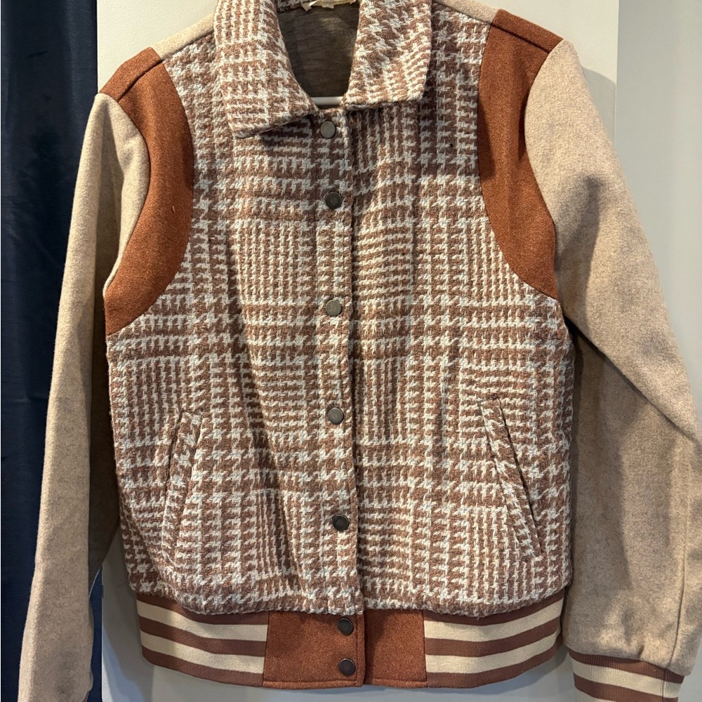 MYSTREE Brown and Cream Knit Sweater